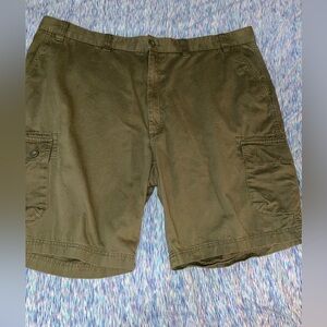 ROUNDTREE & YORKE Cargo Casuals 100% Heavy gauge cotton 6 pocket shorts.  Sz 48